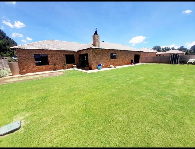 3 BEDROOM TOWNHOUSE FOR SALE IN KOOKRUS